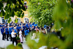 Hochzeitsgesellschaft mit Blasmusik vor der Hoftaverne Ziegelboeck in Vorchdorf